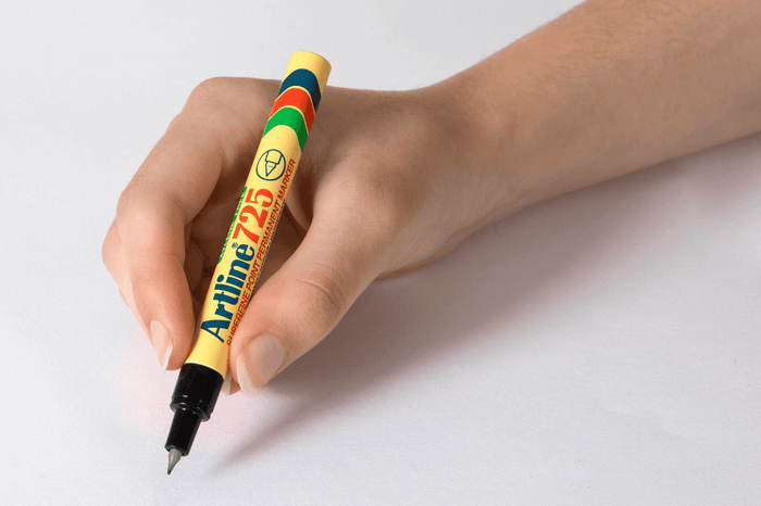 Artline 725 Permanent Marker 0.4mm Nib Black x 12's pack AO172501