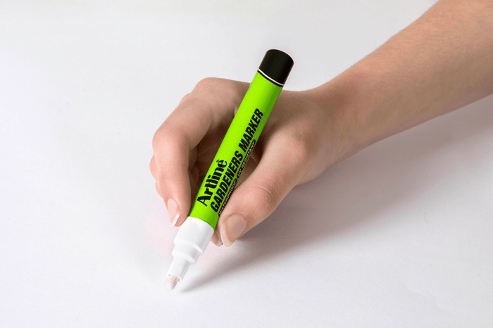 Artline Gardeners Permanent Marker Bullet Tip White x 12's pack AO195733W