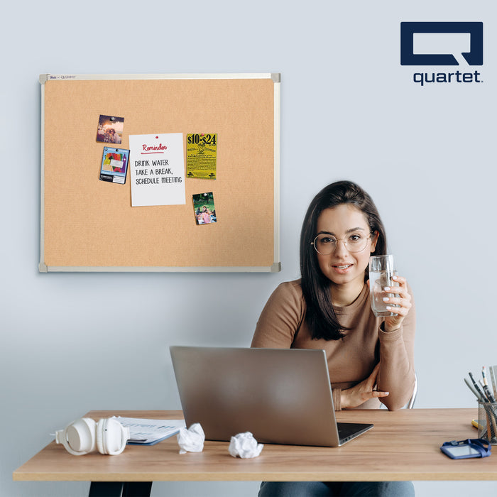 Corkboard With Aluminium Frame 900 x 600mm AOQTNNC0906A