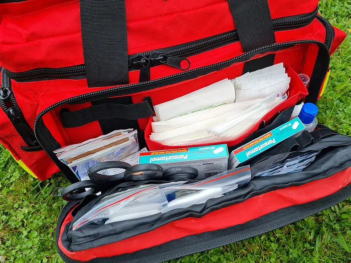 Comprehensive Emergency Major / Mass Incident First Aid Kit, Aimed for up to 25 Injured Individuals, with an assortment of light to serious injuries, Check contents to see if it fits your needs
