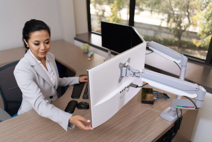 Kensington One Touch Adjust Single Monitor Arm AOK55470WW