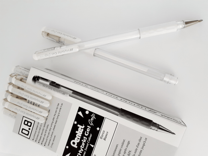 Pentel Hybrid Gel Grip Gell Roller Pen Stick K118l 0.8mm White - Pack of 12 AOK118L-W