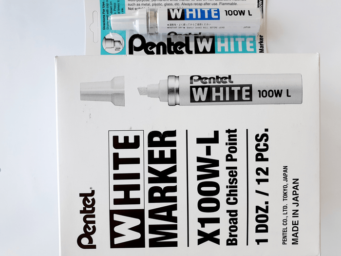 Pentel Permanent Marker 5.0-7.0mm Chisel White AOX100-WL