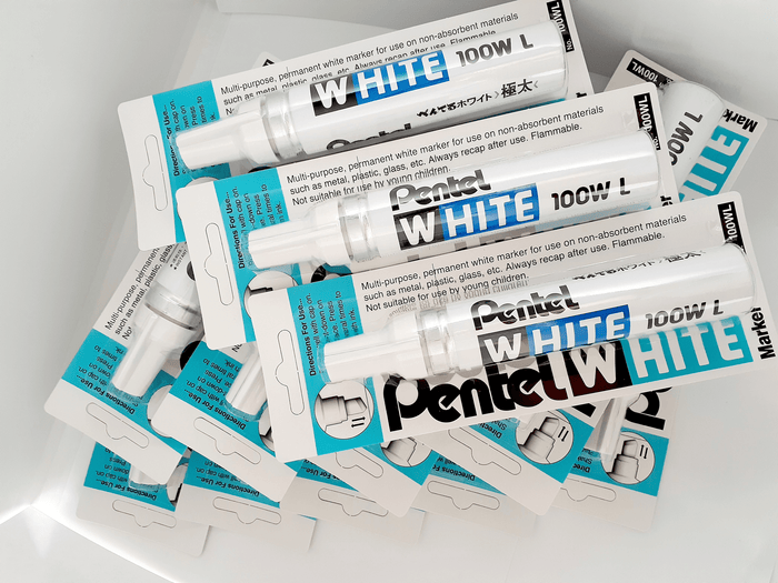 Pentel Permanent Marker 5.0-7.0mm Chisel White AOX100-WL